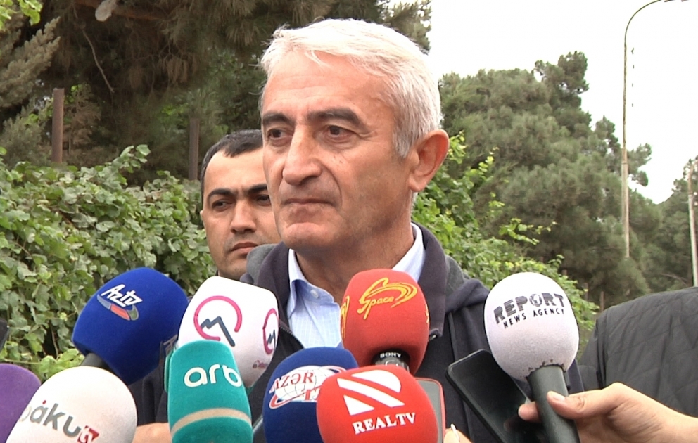 Sürüşmə yamacboyu asfalta doğru irəliləyib