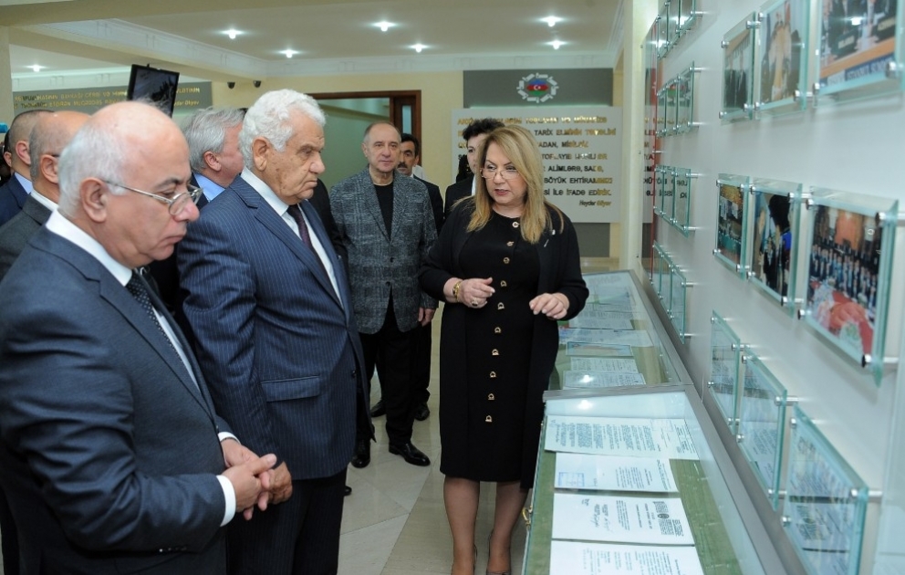 Siyasi Sənədlər Arxivində “Müstəqilliyə gedən yol – tarixi həqiqətlər prizmasında” mövzusunda “dəyirmi masa” keçirilib