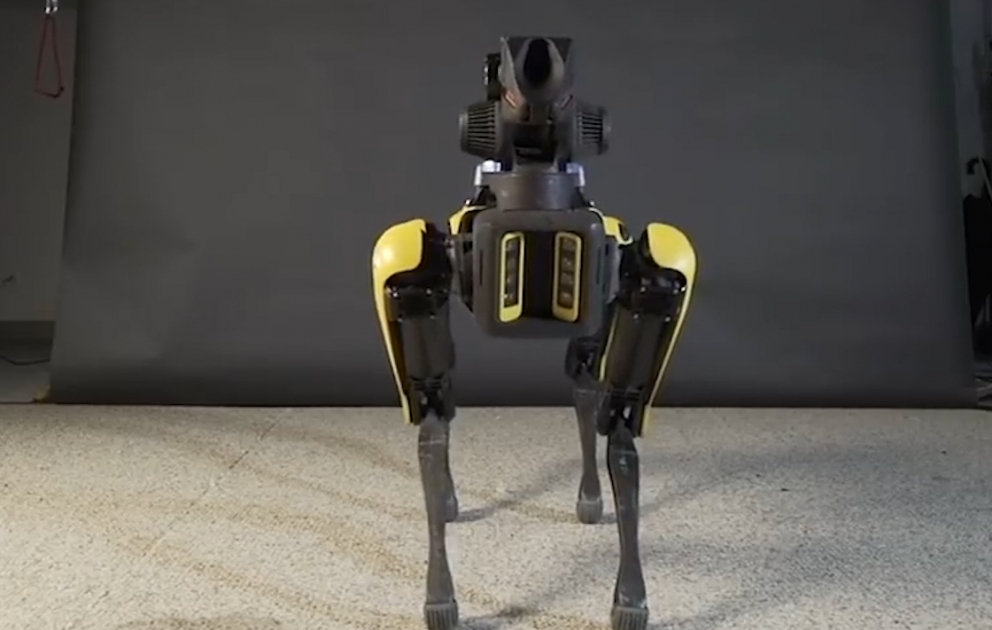 Robota rəqs etməyi öyrətdilər