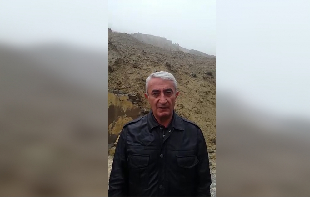 Yağan yağış sürüşmə sahəsində asılı qalmış torpaq qatında kütlənin ağırlaşmasına səbəb olub