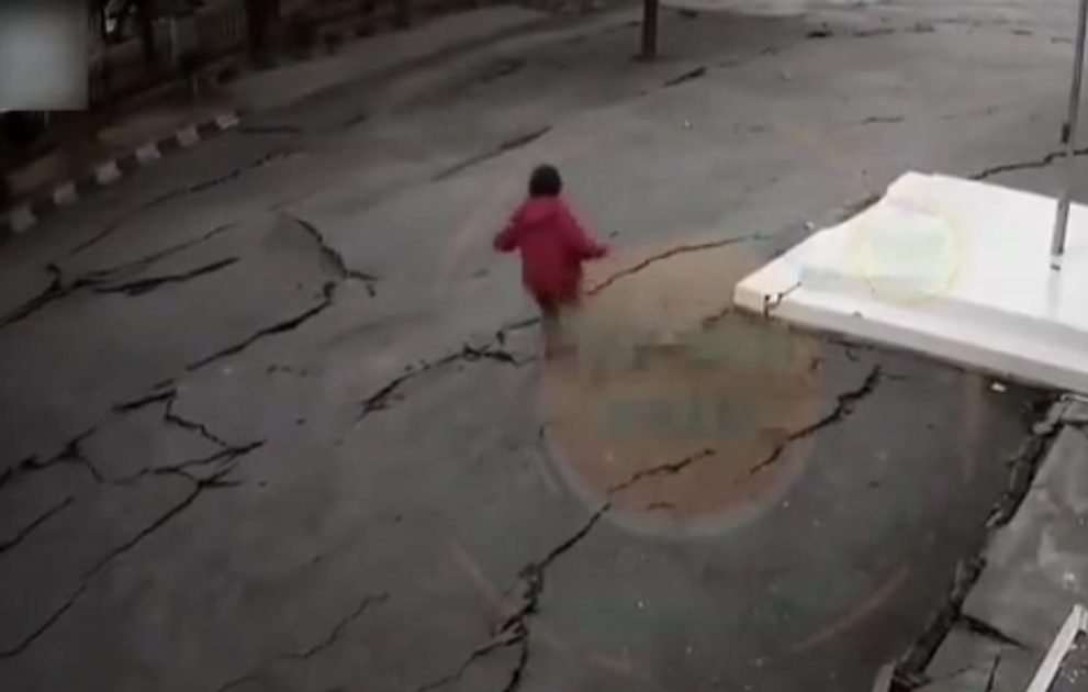 New footage emerges showing a magnitude 7.5 quake shaking Indonesia