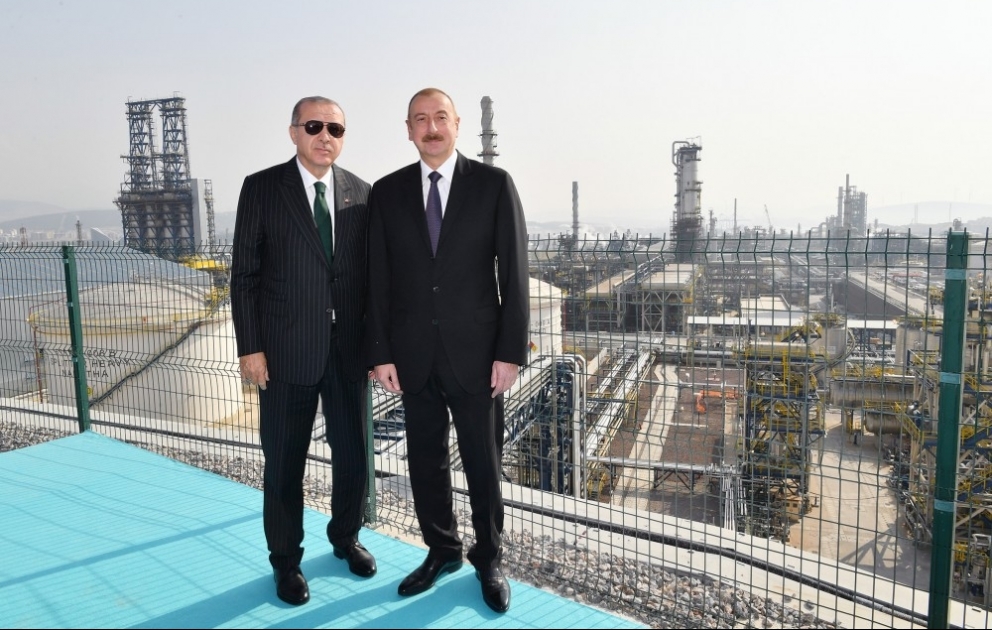 Türkiyənin İzmir şəhərində “Star” neft emalı zavodunun açılış mərasimi olub  Azərbaycan Prezidenti İlham Əliyev və Türkiyə Prezidenti Rəcəb Tayyib Ərdoğan mərasimdə iştirak ediblər