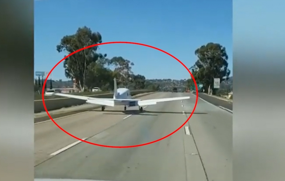 Atterrissage d’urgence d’un avion sur une autoroute