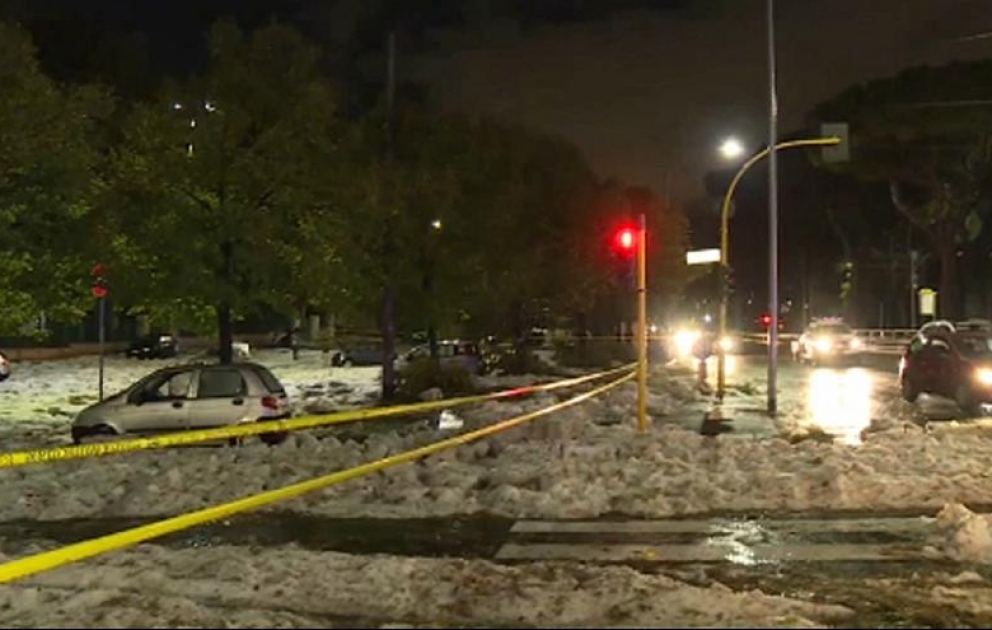 Mega hailstorm hits Rome causing transport chaos