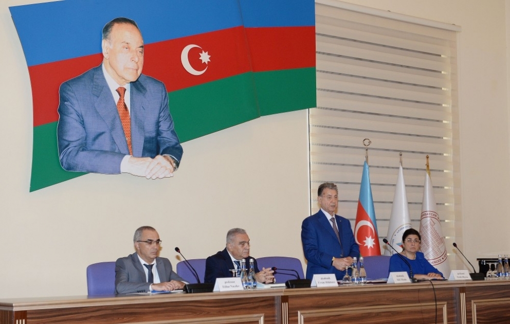 AMEA Rəyasət Heyətinin və Dövlət İdarəçilik Akademiyasının Elmi Şurasının birgə iclası keçirilib