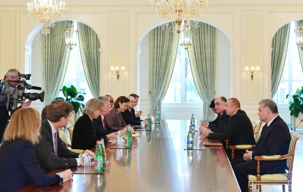 Staatspräsident Ilham Aliyev empfängt US-Sicherheitsberater