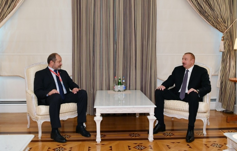 Staatspräsident Ilham Aliyev trifft Delegation um Vorsitzenden des Nationalrats von Slowenien