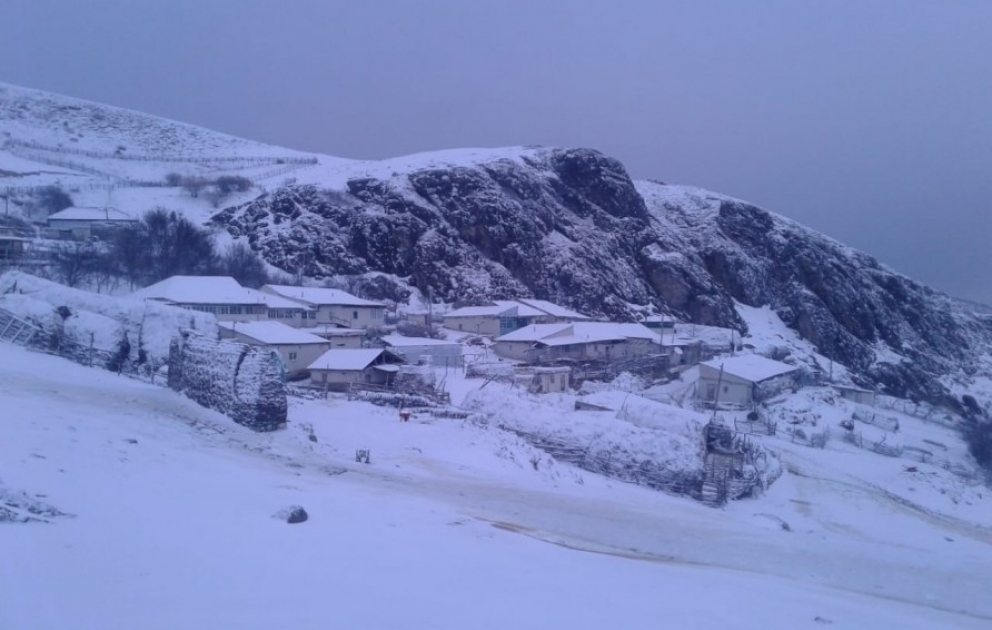 20cm snow falls in Gusar