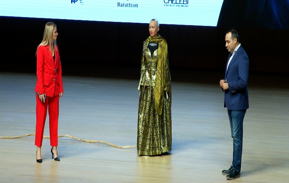 Sophia AI robot addressed Global Influencer Day