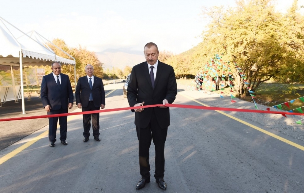 Prezident İlham Əliyev Qax-Qıpçaq-Ağyazı avtomobil yolunun açılışını edib