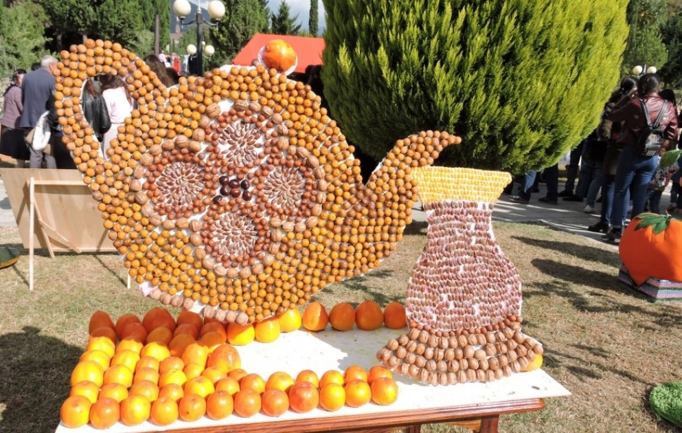Zweites Internationales Dattelpflaume-Festival in Balakan