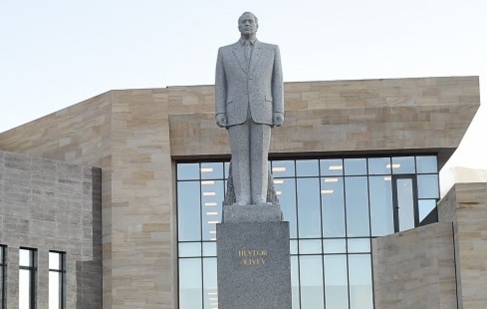 Präsident Ilham Aliyev in Scheki