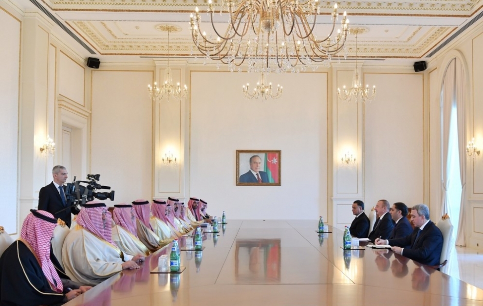 Präsident Ilham Aliyev empfängt Delegation um Innenminister von Saudi-Arabien