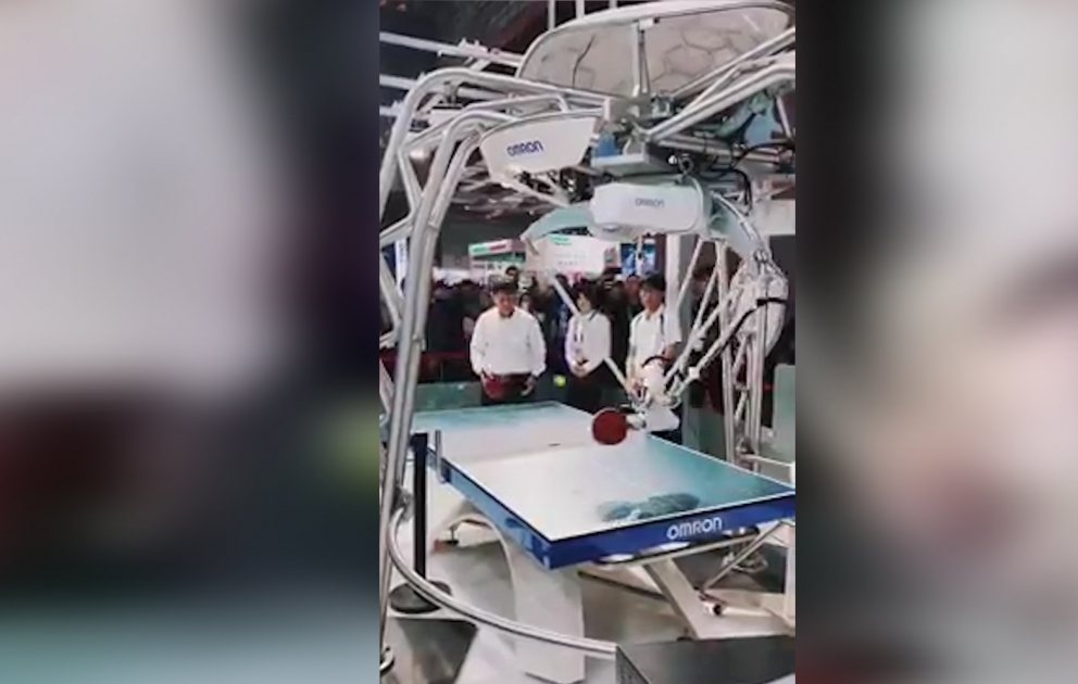 Les robots chinois jouent au tennis, fabriquent des voitures