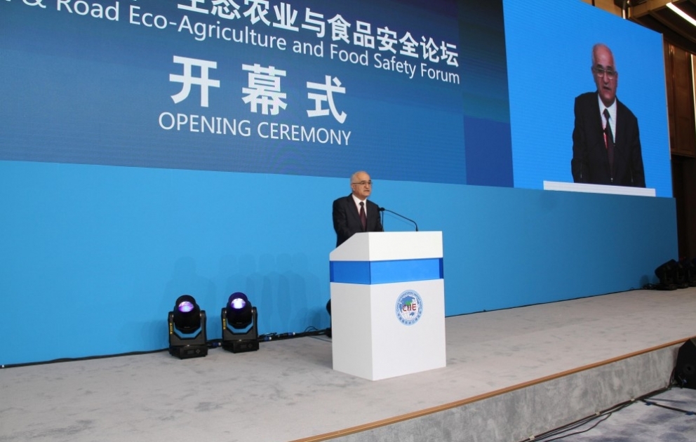 Azerbaijani delegation visits China