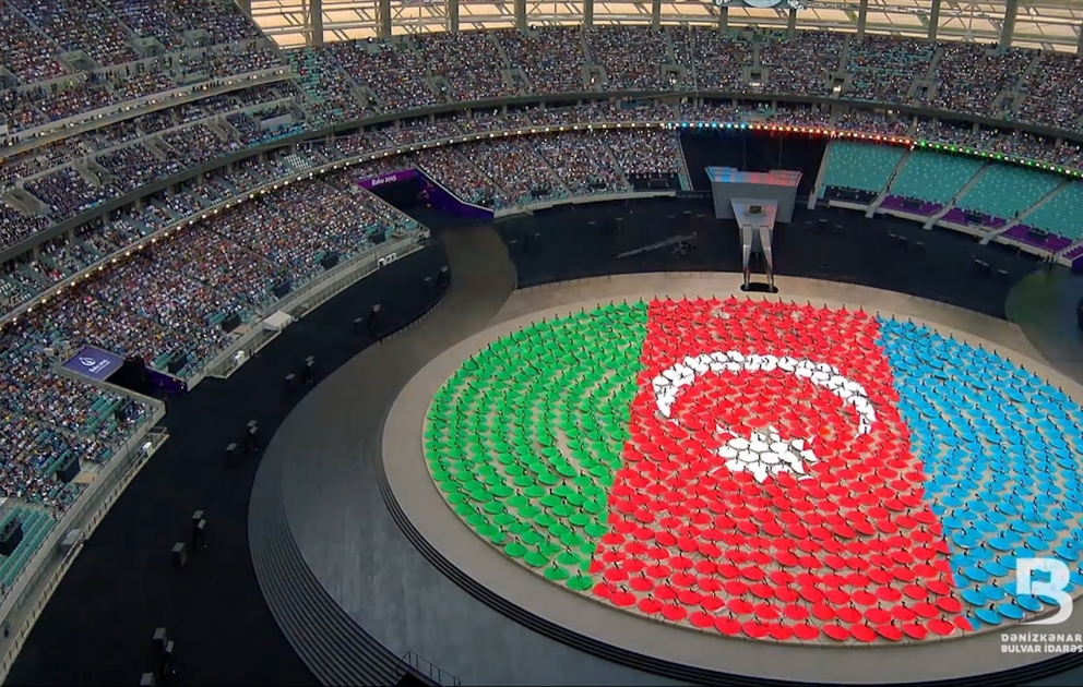 Baku Media Center makes video clip on the occasion of National Flag Day
