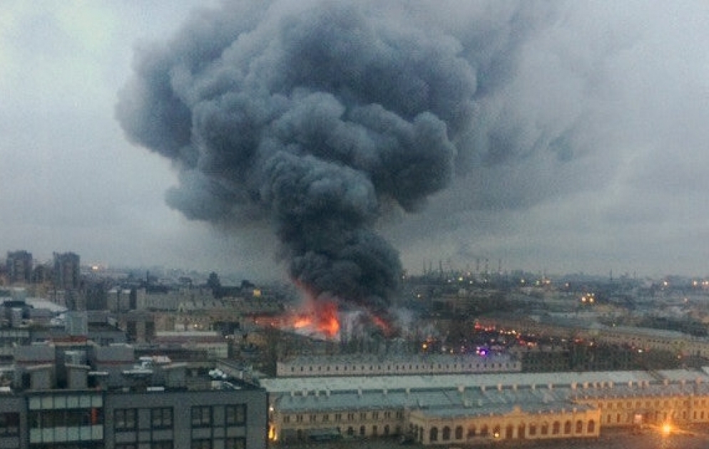 St. Petersburg: Brand im Warenhaus