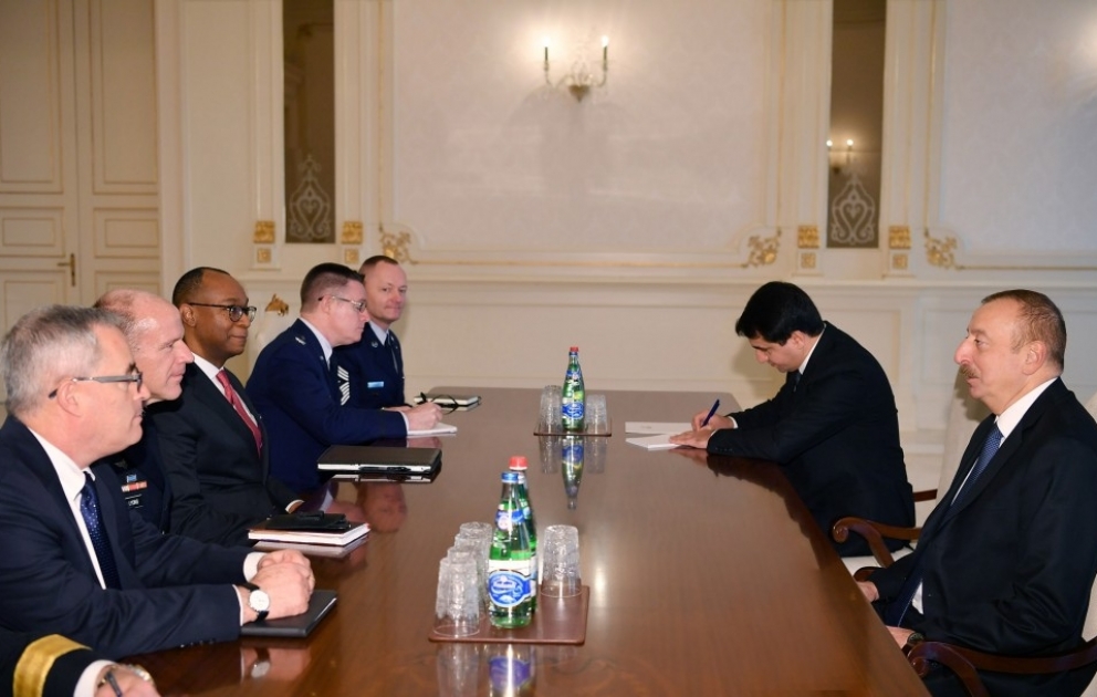Präsident Ilham Aliyev empfängt USTRANSCOM-Delegation