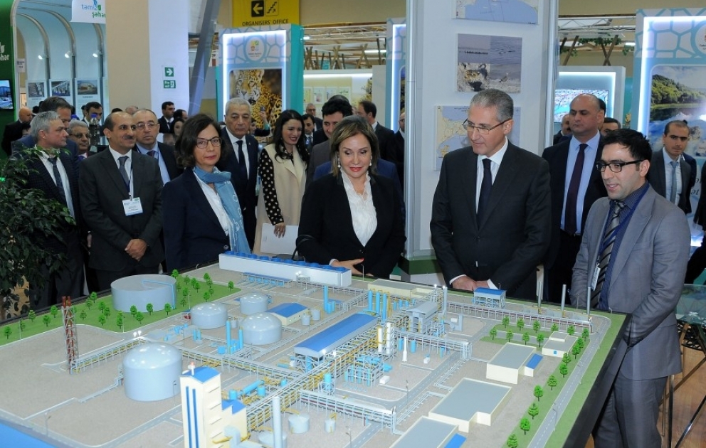 “Təbiəti dəyişmə, özünü dəyiş!” devizi altında ətraf mühit sərgisi keçirilir