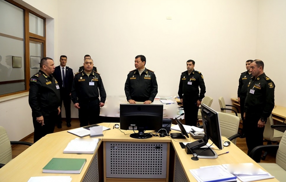 Le chef d'état-major des armées a observé l'activité des postes de gestion en marge de l’exercice d’entraînement