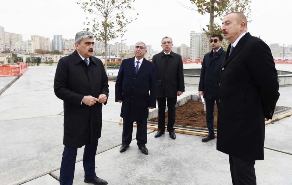 Le président Ilham Aliyev a inspecté l’avancement des travaux autour de la Mosquée Tézépir à Bakou