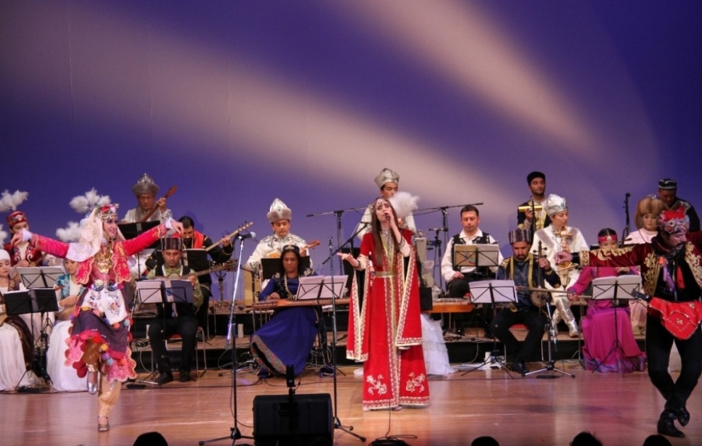 TÜRKSOY-un xalq çalğı alətləri orkestrinin Yokohamadakı konserti böyük maraqla qarşılanıb