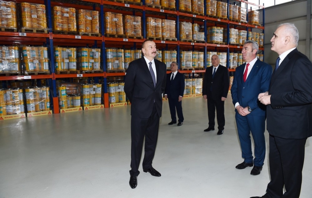 Prezident İlham Əliyev Sumqayıt Kimya Sənaye Parkında inşaat kimyəviləri zavodunun açılışında iştirak edib