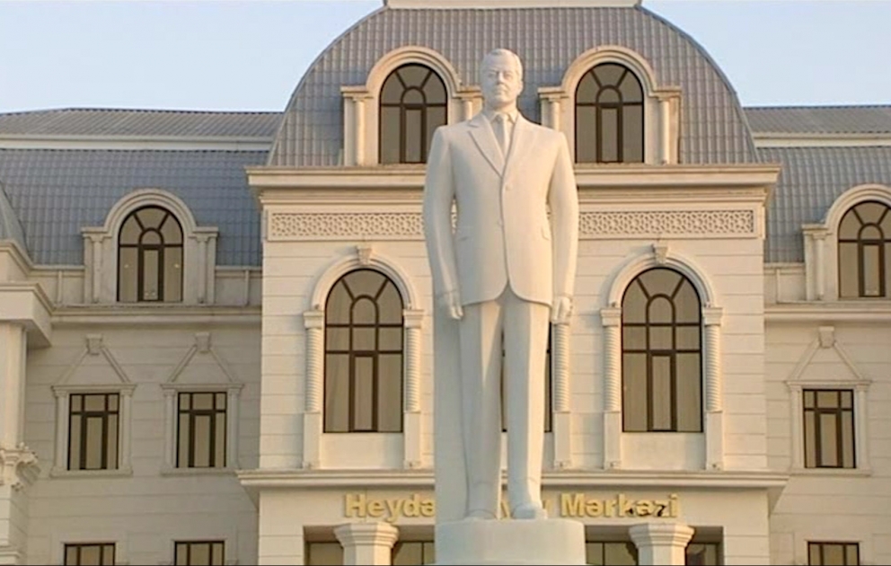 President Ilham Aliyev arrived in Sumgayit for visit