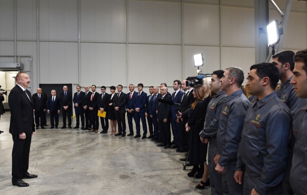 In Sumgayit Tabakfabrik gegründet