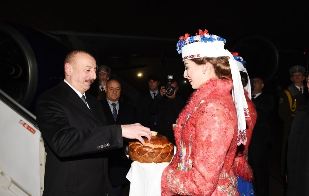 Aserbaidschans Präsident Ilham Aliyev zu Staatsbesuch in Belarus eingetroffen