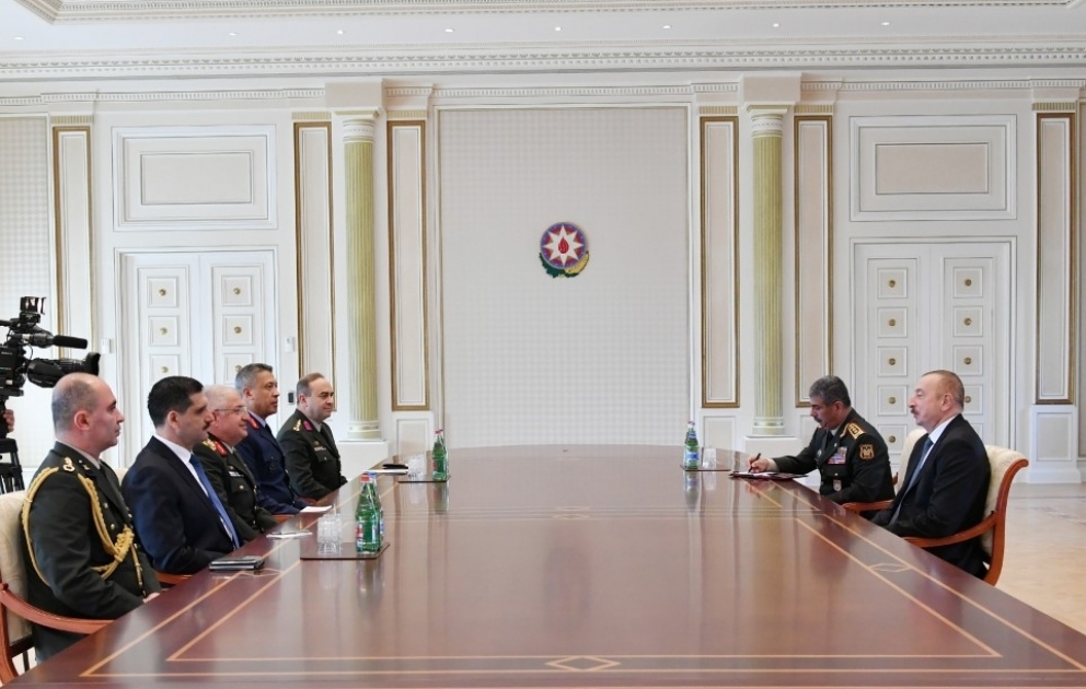 Президент Ильхам Алиев принял делегацию под руководством начальника Генерального штаба Вооруженных сил Турции