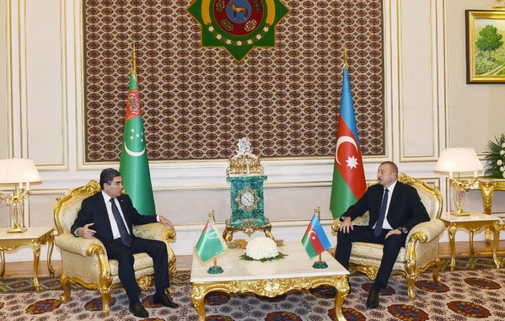 Состоялась встреча президентов Азербайджана и Туркменистана один на один