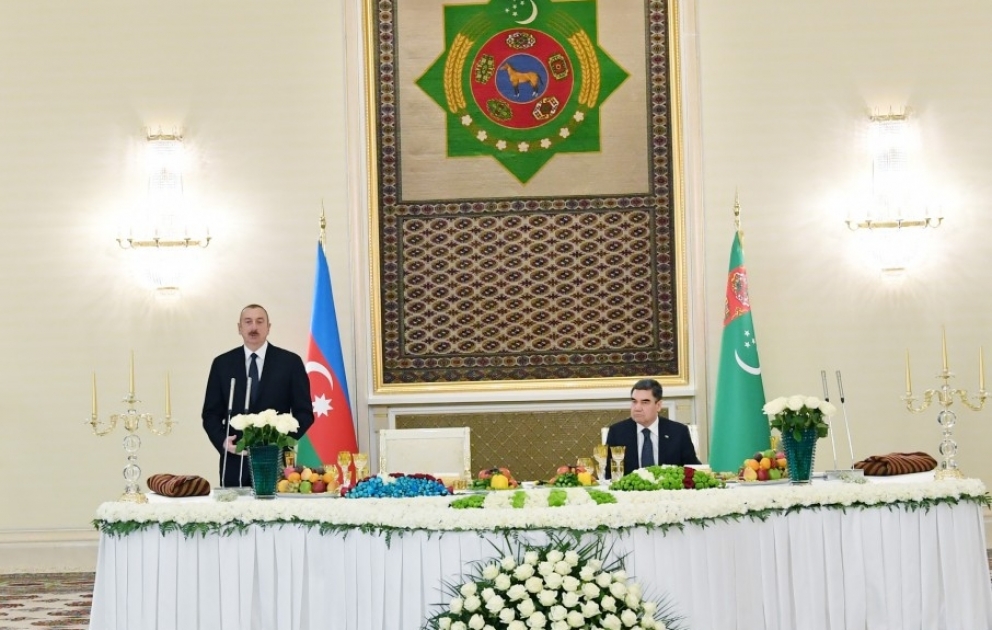Türkmənistan Prezidenti Qurbanqulu Berdiməhəmmədovun adından Azərbaycan Prezidenti İlham Əliyevin şərəfinə rəsmi ziyafət verilib