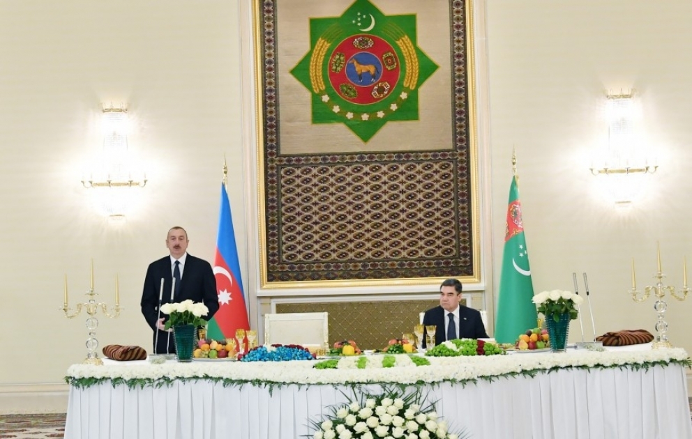 Achgabat: un banquet officiel offert en l’honneur du président Ilham Aliyev