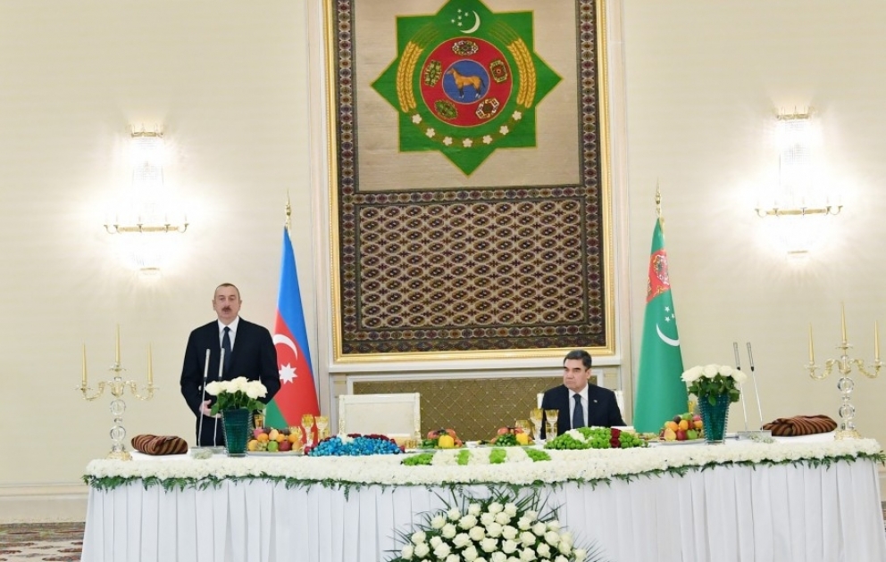 Turkmen President Gurbanguly Berdimuhamedov hosted official dinner in honor of Azerbaijani President Ilham Aliyev