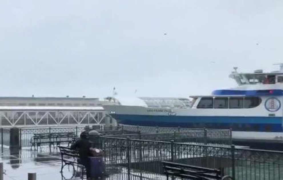 2 hurt after ferry crashes near dock at San Francisco Ferry Building
