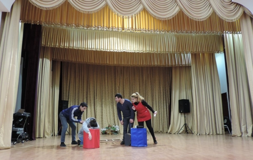 Qusar Dövlət Ləzgi Dram Teatrı festivala hazırlaşır
