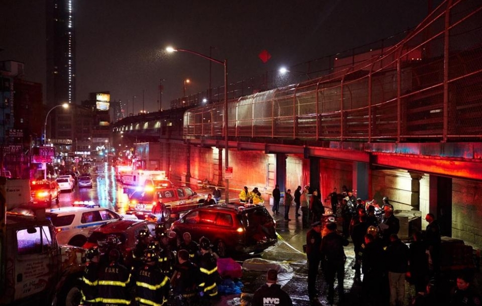 In New York erfasst Auto Fußgänger