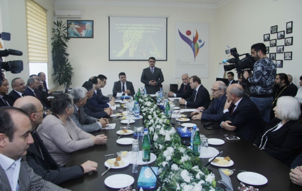 “Azərbaycan multikulturalizmi modeli və dinlərarası harmoniya” mövzusunda “dəyirmi masa” keçirilib