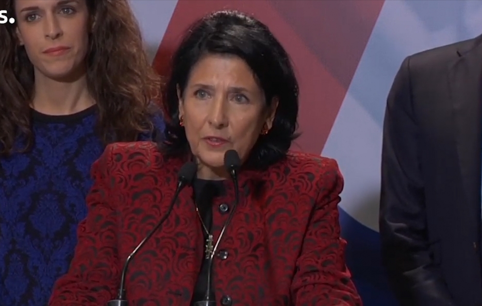 Gürcüstanda Salome Zurabişvili qələbəsini qeyd edir
