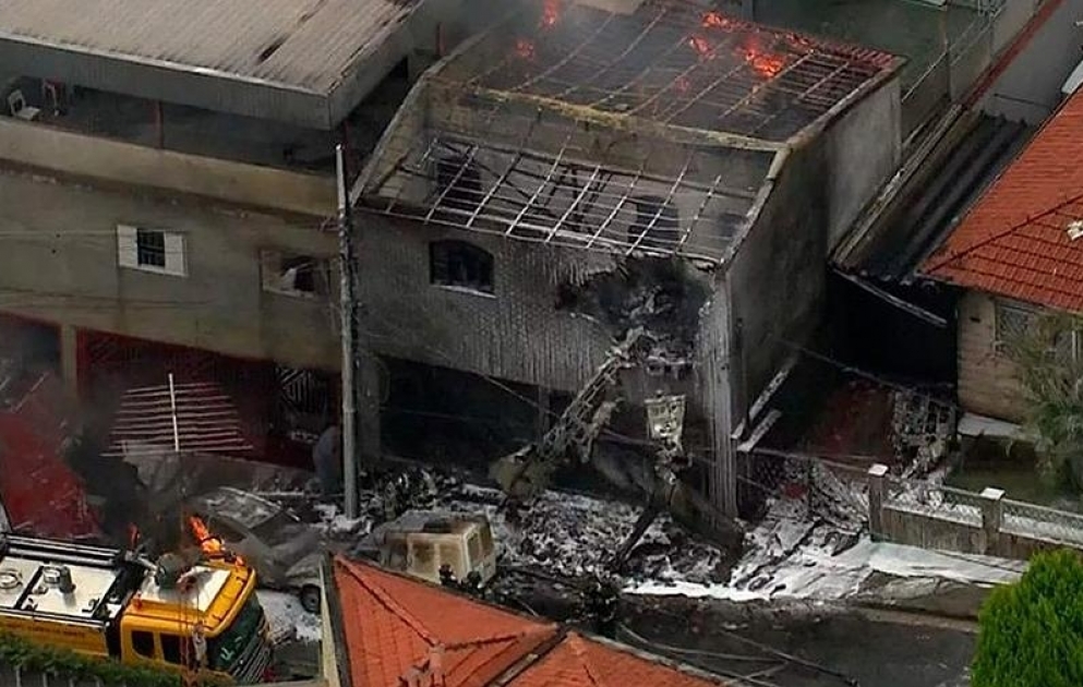 Un avion s'est écrasé sur une maison au Brésil