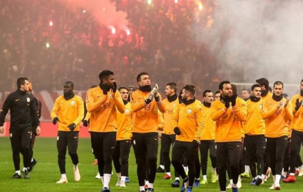 "Galatasaray"ın məşqini 40 min azarkeş izləyib