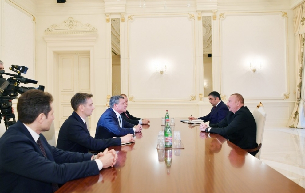 Präsident Ilham Aliyev empfängt CISCO-Delegation
