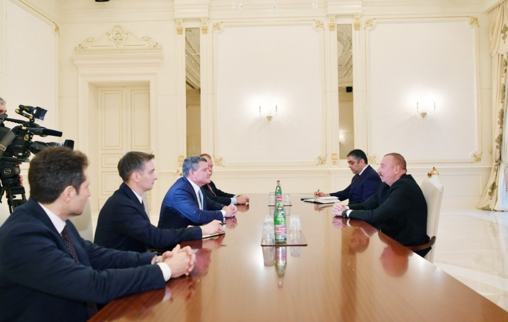Le président Ilham Aliyev a rencontré une délégation de CISCO