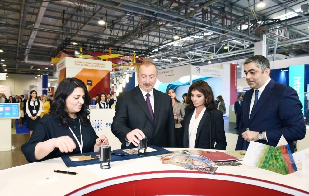 Президент Азербайджана Ильхам Алиев ознакомился с выставкой «Bakutel-2018»