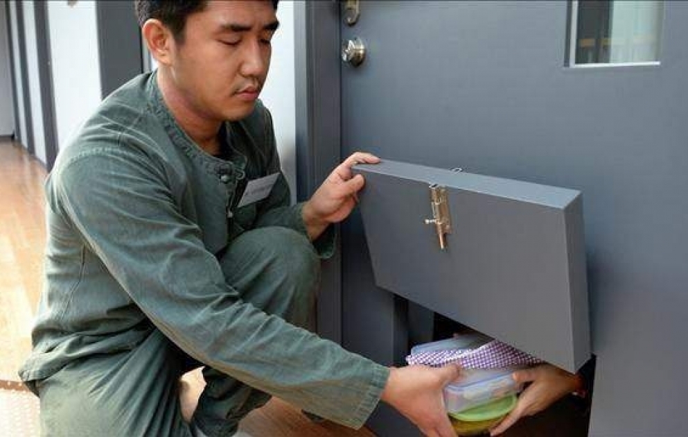 South Koreans Are Sending Themselves to a Fake Jail to Escape Daily Лиф