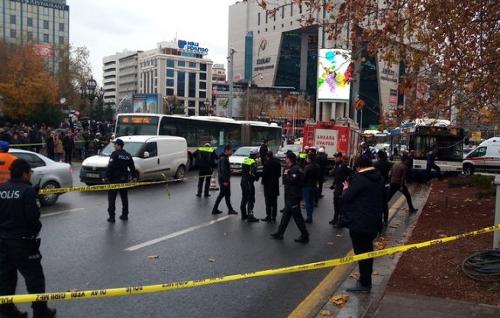Ankarada idarəetməni itirən sürücü avtobusu sərnişinlərin üzərinə sürüb