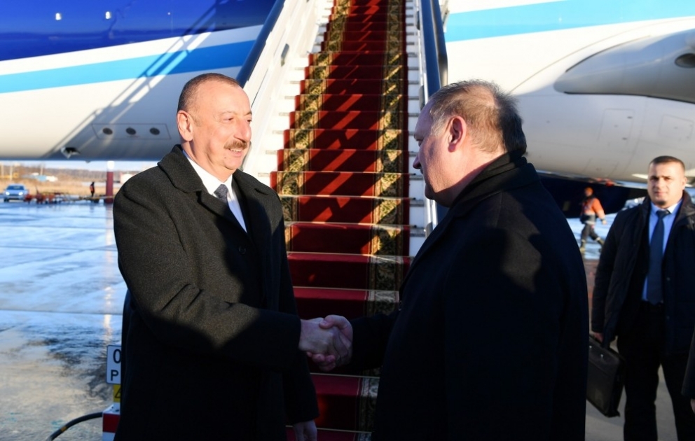 Aserbaidschans Präsident Ilham Aliyev zu Arbeitsbesuch in Russland eingetroffen