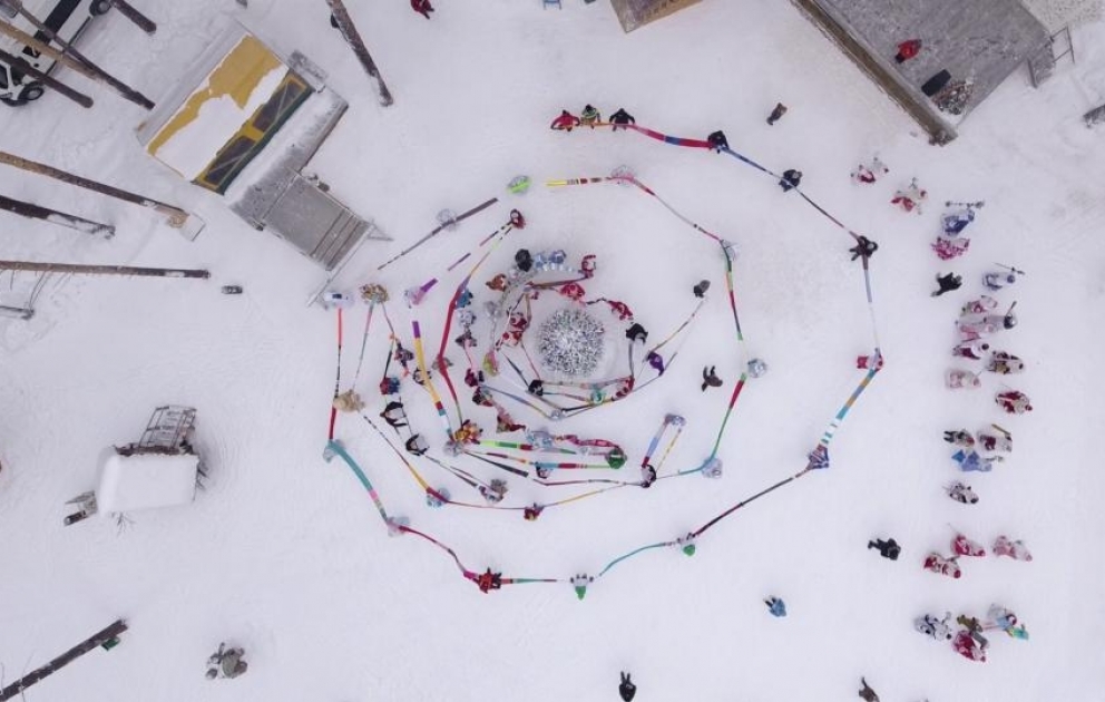 300-meter-long scarf made for Russian Santa Claus