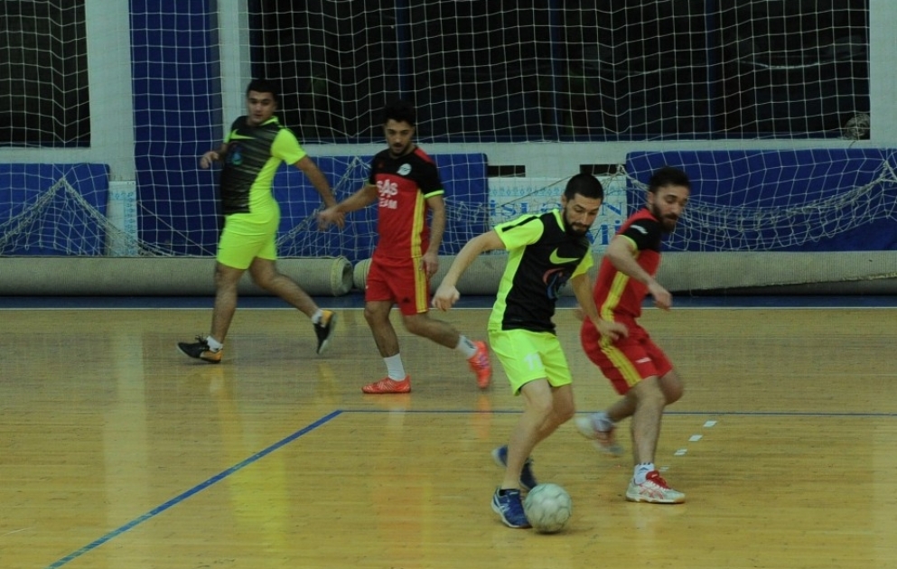 Dünya Azərbaycanlılarının Həmrəylik Günü və Yeni il münasibətilə keçirilən mini futbol turnirinə yekun vurulub